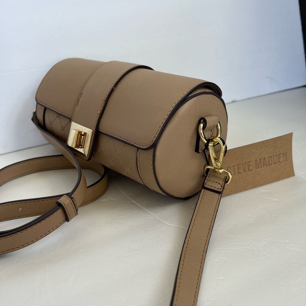NWT STEVE MADDEN LOGO FLAP CROSSBODY SHOULDER BAG - Picture 2 of 5